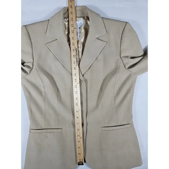 Liz Claiborne 2 Piece Womens Skirt Suit Size 10 3 Button Jacket Beige - Picture 5 of 16